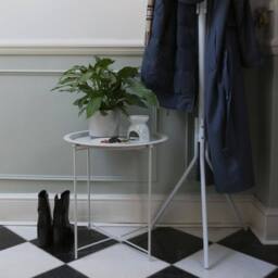 Harbour Housewares Round Steel Tray Tables - Set of 2 in White - thumbnail 5