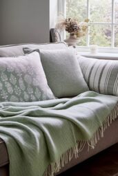 Murmur 'Cara' Wool Throw in Light Green - Size: 130 cm x 170 cm - thumbnail 2