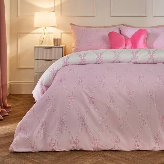 OHS Bow Lattice Microfibre Reversible Duvet Cover Set with Pillowcase in Pink - Size: Single - image 1