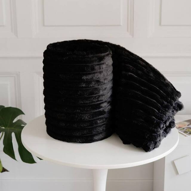 Homes-Linen Chunky Ribbed Cord Faux Fur Velvet Touch Throw Blanket 200x240cm in Black - Size: 200 cm x 240 cm - image 1