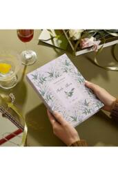 Living and Home Photo Album with 300-Pocket Capacity for 4x6-Inch Photos in Lilac - thumbnail 2