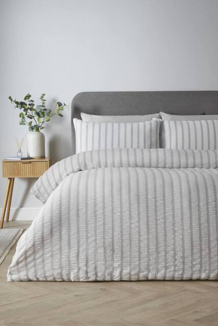 Catherine Lansfield 'So Soft Seersucker Stripe' Duvet Cover Set in Grey - Size: Double - image 1