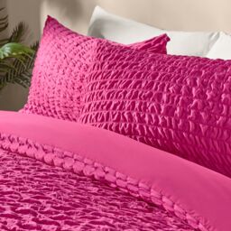 OHS Seersucker Duvet Cover with Pillowcase Bedding in Bright Pink - Size: King - thumbnail 2