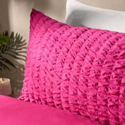 OHS Seersucker Duvet Cover with Pillowcase Bedding in Bright Pink - Size: King - thumbnail 3