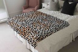 Benjamin Tate Design Leopard Spots Blanket in Natural - Size: 120 cm x 150 cm - thumbnail 3