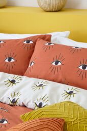 Furn Theia Abstract Eye Duvet Cover Set in Light Red - Size: King - thumbnail 2
