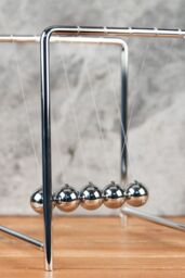 Harvey Makin Collection - Newton's Cradle 14 x 18cm in Silver - Size: 14 x 18 cm