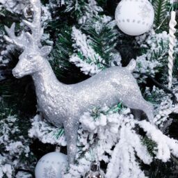 mysmartbuy Set of 3 Glitter Reindeer Ornaments - White, Silver & Gold Sparkly Shimmering Festive Christmas Xmas Figurine Home Decorations - thumbnail 4