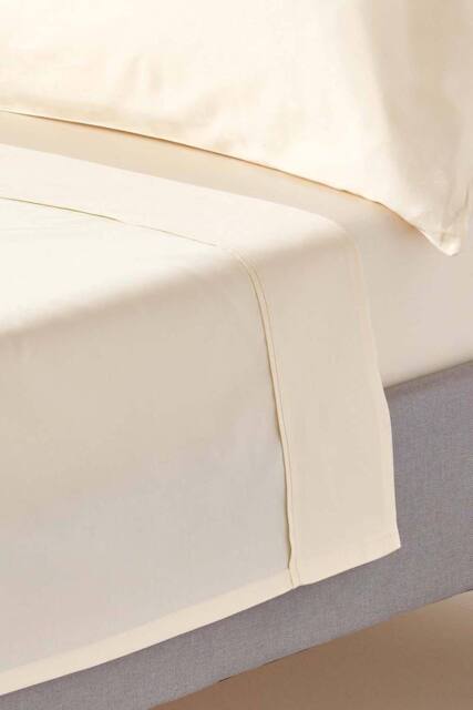 Homescapes Sateen Cotton Flat Sheet 400 TC in Cream - Size: Single Flat - image 1