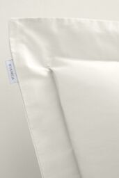 Bianca '200 Thread Count Cotton Percale' Oxford Pillowcases in Cream - thumbnail 3