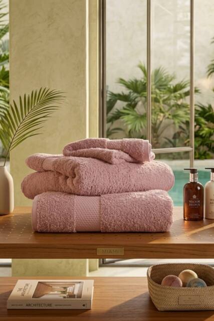 Dyzi Supersoft Absorbent Egyptian Cotton Bathroom Towels 550GSM in Pink - image 1