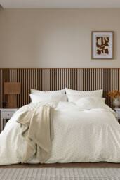Helena Springfield 'Snug' Fleece Throw in Cream - Size: 140 cm x 180 cm - thumbnail 3