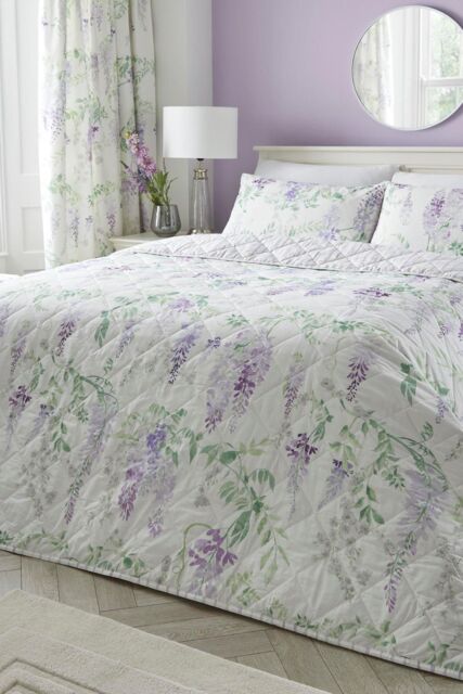 Dreams & Drapes 'Wisteria' Printed Reversible Duvet Cover Set in Lilac - Size: King - image 1