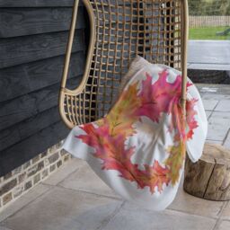 Benjamin Tate Design Pink & Orange Autumn Reath Blanket in Natural - Size: 120 cm x 150 cm - thumbnail 4