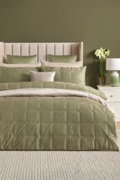 Soiree 'Brighton Square' Soft Velvet Box Stitched Duvet Cover Set in Green - Size: Double - thumbnail 4