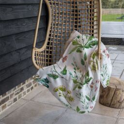 Benjamin Tate Design Watercolour Leaves & Flowers Blanket in Natural - Size: 120 cm x 150 cm - thumbnail 4