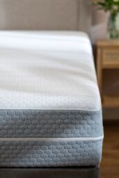 Soak&Sleep Cooling Memory Foam Mattress - Medium Firm in White - Size: King - thumbnail 2