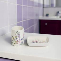Showerdrape Meadow Wild Flowers Floral Bathroom Accessory Set- Soap Dish & Tumbler in White - thumbnail 1