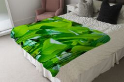 Benjamin Tate Design Green leaf background abstract of nature Designer Blanket in Natural - Size: 120 cm x 150 cm - thumbnail 4