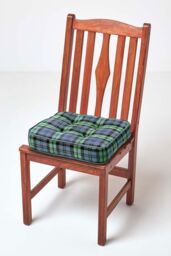Homescapes Black Watch Tartan Cotton Dining Chair Booster Cushion in Green - Size: 40 cm x 40 cm - thumbnail 6