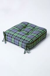 Homescapes Black Watch Tartan Cotton Dining Chair Booster Cushion in Green - Size: 40 cm x 40 cm - thumbnail 2