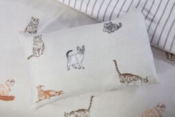 Rapport Home Purrrfect Microfibre Reversible Duvet Cover Set with Pillowcase in Grey - Size: King - thumbnail 2