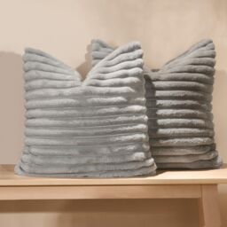OHS 2 x Faux Fur Thick Rib Filled Cushion Covers in Light Grey - Size: 45 cm x 45 cm - thumbnail 4