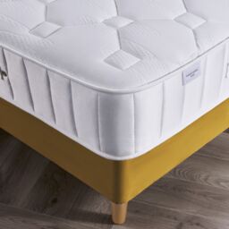 Rest Relax Florida 1000 Pocket Sprung Quilted Mattress in White - Size: Single - thumbnail 4