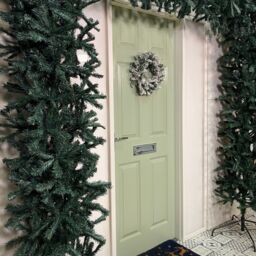 Samuel Alexander 8ft (2.4m) Indoor Outdoor Artificial Christmas Tree Arch in Green - thumbnail 3