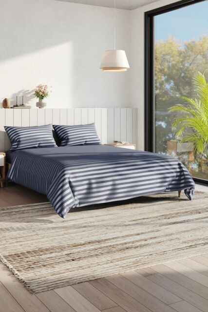 Living and Home King Duvet Cover Set Satin Stripes Zip Fastening Polyester Duvet Cover with 2 Pillowcases in Grey - image 1
