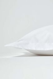 Homescapes Egyptian Cotton Oxford Pillowcase 200 TC, Standard Size in White - thumbnail 2