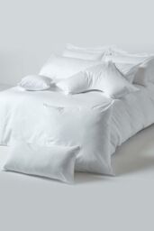 Homescapes Egyptian Cotton Oxford Pillowcase 200 TC, Standard Size in White - thumbnail 5
