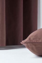 Homescapes Cotton Plain Cushion Cover in Chocolate - Size: 30 cm x 30 cm - thumbnail 5