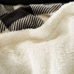 OHS Gingham Flannel Fleece Soft Reversible Throw Blanket in Natural White - Size: 130 cm x160 cm - thumbnail 3