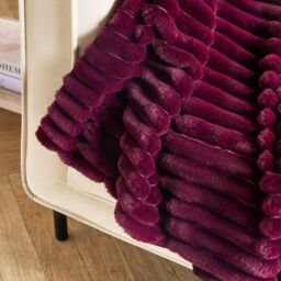 OHS Ribbed Faux Fur Throw Super Soft Fluffy Thick Fleece Bed Blanket in Burgundy - Size: 125 cm x 150 cm - thumbnail 5