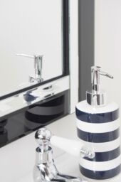 MirrorOutlet Aston Black Double Bevelled All Glass Mirror 68 x 58 CM - Size: 1 Pack - thumbnail 4