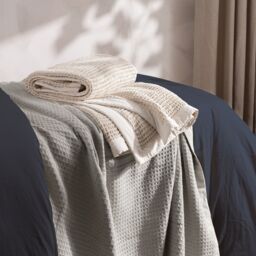 Yard Canopy Waffle 100% Cotton Oversized Throw in Beige - Size: 240 cm x 260 cm - thumbnail 5