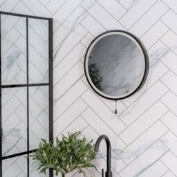ValueLights Mirror Matte Black IP44 Rated Round Bathroom Battery Operated 41cm Mirror Light - thumbnail 2