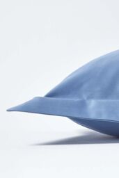 Homescapes Egyptian Cotton Oxford Pillowcase 1000 TC, King Size in Blue - thumbnail 2