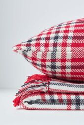 Homescapes Tartan Pattern Cushion Cover in Red - Size: 45 cm x 45 cm - thumbnail 5