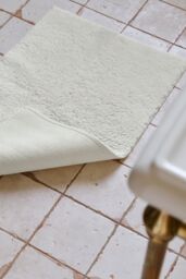 CHRISTY Deep Pile Luxury 100% Cotton 2444GSM Non Slip Bath Rugs in Light Beige - thumbnail 2