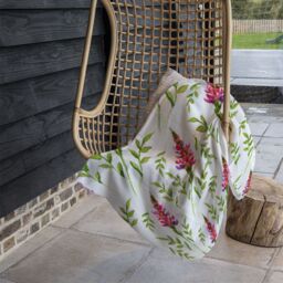 Benjamin Tate Design Pink & Green Leaves Blanket in Natural - Size: 120 cm x 150 cm - thumbnail 4