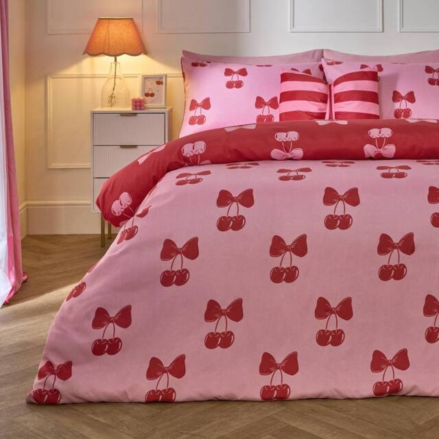 OHS Cherry Bow Microfibre Reversible Duvet Cover Set with Pillowcase in Pink - Size: King - image 1