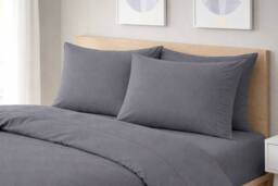 Homes-Linen Plain Dyed Polycotton Duvet Cover Set with Pillowcases in Grey - Size: Single - thumbnail 2
