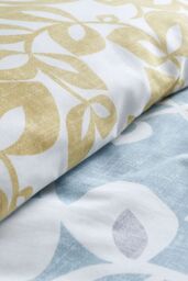 Catherine Lansfield 'Inga Leaf' Reversible Duvet Cover Set in Green - Size: Single - thumbnail 3