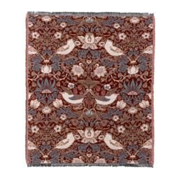 Morris & Co Strawberry Thief Jacquard Throw in Red - Size: 130 cm x 170 cm - thumbnail 3