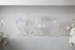 Orsina Footed Vase with Square Base, White Polyresin Design with Textured Finish, Ideal for Displaying in Clear - thumbnail 2