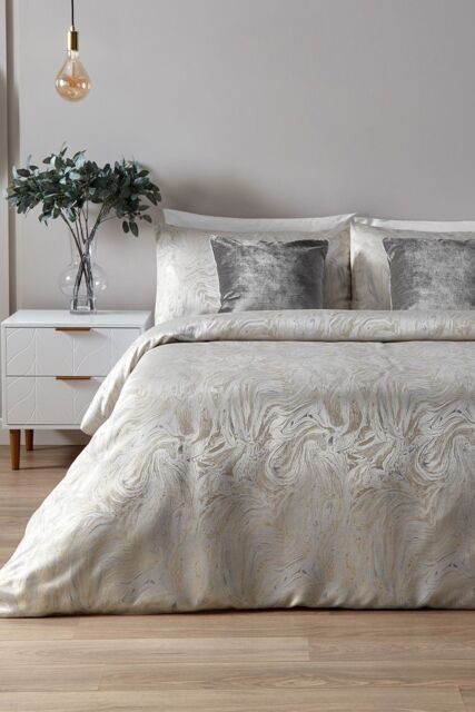 Paoletti Marble Metallic Jacquard Duvet Cover Set in Metallics - Size: Super King - image 1