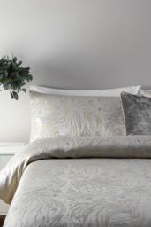 Paoletti Marble Metallic Jacquard Duvet Cover Set in Metallics - Size: Super King - thumbnail 3