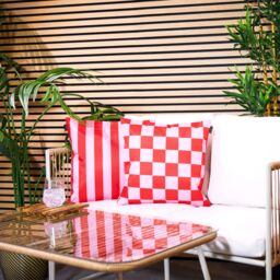 icon Indoor & Outdoor Checkerboard Waterproof Cushion Green 4x in Pink - Size: 43 cm x 43 cm - thumbnail 4